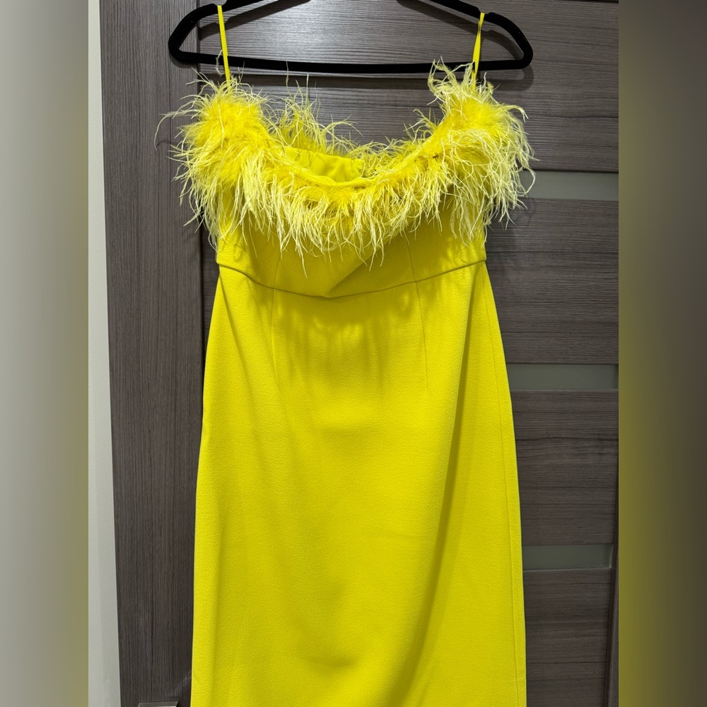 Rebeca Vallance Feather Yellow Midi dress - Picture 3 of 5